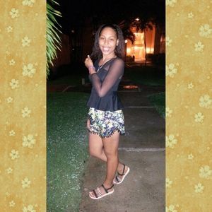 Meet your Posher, Leslie maria